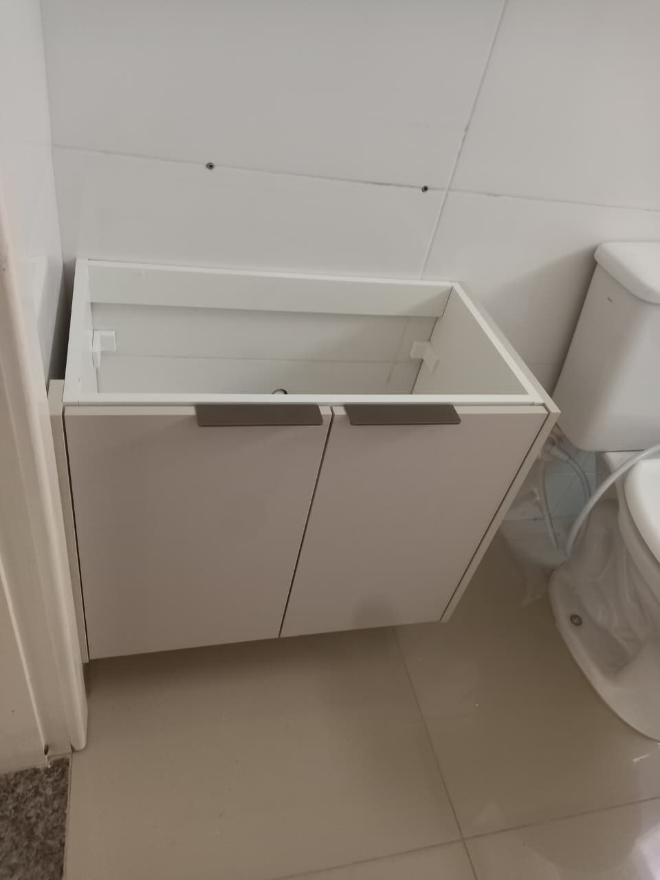 Gabinete suspenso branco